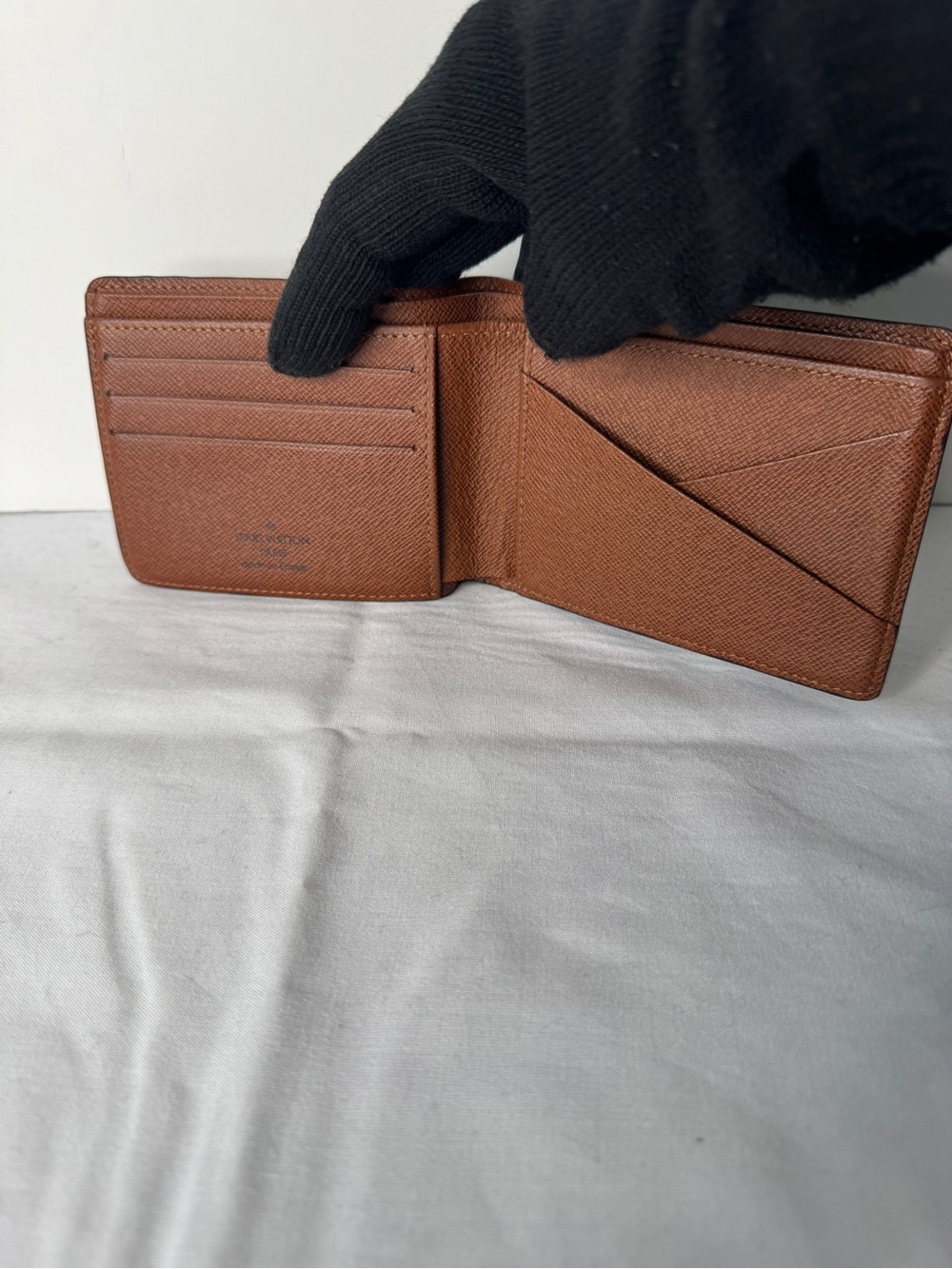 Louis Vuitton Monogram Men’s Wallet (Brown) - Picture 6 of 8